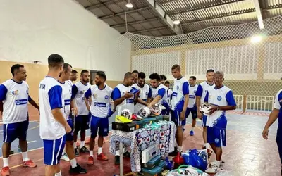 Prefeitura realiza entrega de material esportivo para seleção de futsal em Itaberaba
